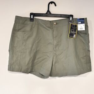 Lee Women's A-Line Short, Size 20, 4" inseam, Regular Fit, High Rise, Vacation